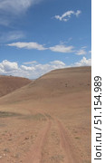 Driving along a country road in Altai desert and semi-desert environment. Стоковое видео, видеограф Сергей Пристяжнюк (Serg Zastavkin) / Фотобанк Лори