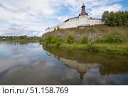 Вид на реку Тура и старинный кремль города Верхотурье. Свердловская область. Стоковое фото, фотограф Виктор Карасев / Фотобанк Лори