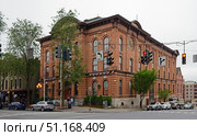 City Hall, 474 Broadway. Ornate three-story brick Italianate building built in 1871 by Cummings and Burt of Troy. Saratoga Springs, New York, United States (2015 год). Редакционное фото, фотограф Валерия Попова / Фотобанк Лори