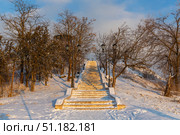 View of the staircase on the slope of Mashuk Mount in Pyatigorsk (2023 год). Стоковое фото, фотограф Юлия Белоусова / Фотобанк Лори