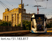 Трамвай на фоне здания управы Войковского района. Редакционное фото, фотограф Владимир Белоусов / Фотобанк Лори