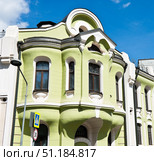 Жилой дом Абрикосовых (фрагмент здания). Малая Красносельская улица, дом 7, стр. 31. Москва. Редакционное фото, фотограф E. O. / Фотобанк Лори