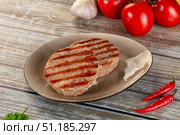 Grilled tuna steak fillet medallion. Стоковое фото, фотограф Андрей Старостин / Фотобанк Лори