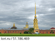 Peter and Paul Fortress, original citadel of Saint Petersburg. View from Kronverksky Strait Embankment. Russia. Редакционное фото, фотограф Валерия Попова / Фотобанк Лори