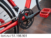 Details of a sports bike in close-up. A road bike for cycling or triathlon. Стоковое фото, фотограф Наталия Кирсанова / Фотобанк Лори