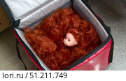 production of dolls at the toy factory hair extensions and coloring of blanks. Стоковое видео, видеограф Алексей Сергеев / Фотобанк Лори