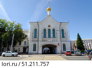 Старинная Власьевская (Знаменская) башня в Ярославле солнечным днем. Золотое кольцо. Россия. 2025 год. Редакционное фото, фотограф Дмитрий Мельников / Фотобанк Лори