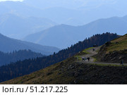 Вид с вершины горы на высоте 2200 метров курорта Красная Поляна, Сочи, Краснодарский край. Стоковое фото, фотограф Natalia Sidorova / Фотобанк Лори