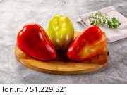 Bulgarian bell pepper over board. Стоковое фото, фотограф Андрей Старостин / Фотобанк Лори