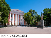 Voronezh, Russia, July 10, 2025: The building of Voronezh State Technical University on Moskovsky Prospekt in summer. Редакционное фото, фотограф Катерина Белякина / Фотобанк Лори