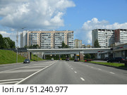 Moscow, Russia - Aug 10. 2025. Savelkinsky proezd and overground pedestrian crossing in Zelenograd. Редакционное фото, фотограф Володина Ольга / Фотобанк Лори