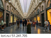Royal Saint-Hubert Galleries and People. Shopping Arcades. Brussels, Belgium. Редакционное фото, фотограф Максим Забаровский / Фотобанк Лори
