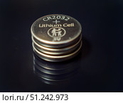 CR2032 Lithium Coin Cell Batteries for Electronics. Редакционное фото, фотограф Sergakoff / Фотобанк Лори