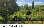 Франция. Сад Живерни (Giverny) - дом музей Клода Моне, вид из окна. Стоковое фото, фотограф Максим Гулячик / Фотобанк Лори