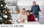 Elderly man quarreling with man and woman couple. Стоковое видео, видеограф Яков Филимонов / Фотобанк Лори