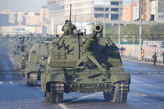 152-мм дивизионная самоходная артиллерийская установка 2С19 «Мста-С» (2015 год). Редакционное фото, фотограф Михеев Алексей / Фотобанк Лори