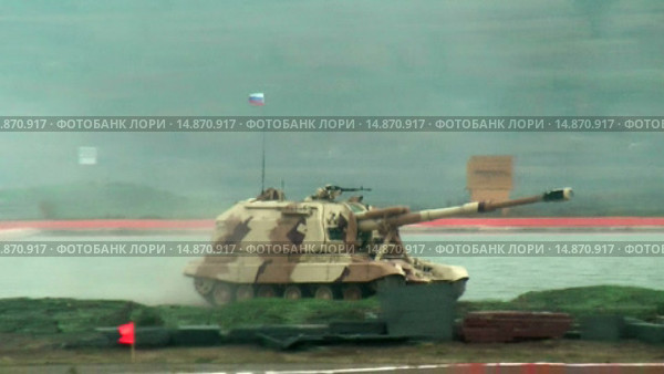 152 мм гаубица 2S19M2 МСТА-S. Россия (2015 год). Редакционное видео, видеограф Сергей Буторин / Фотобанк Лори