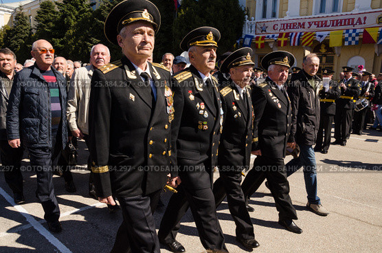 80 лет ЧВВМУ. Строй ветеранов училища (2017 год). Редакционное фото, фотограф Выскуб Анна / Фотобанк Лори
