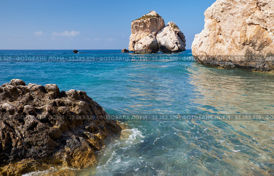 A sea stack on the Aphrodite's (Petra of Romiou) beach. Kouklia. Cyprus (2018 год). Стоковое фото, фотограф Сергей Пристяжнюк (Serg Zastavkin) / Фотобанк Лори