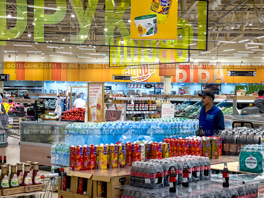 A store with a sign that says "Upup" on it. Russia. Moscow. 02.08.25. Редакционное фото, фотограф Ярославский Максим / Фотобанк Лори