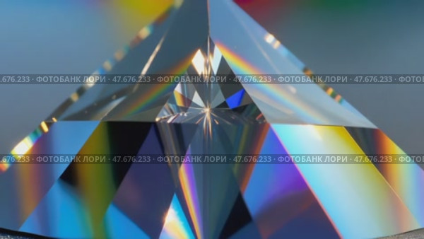 A triangular crystal is reflected in the water. Стоковое AI-видео, аниматор Виктория Кольцова / Фотобанк Лори