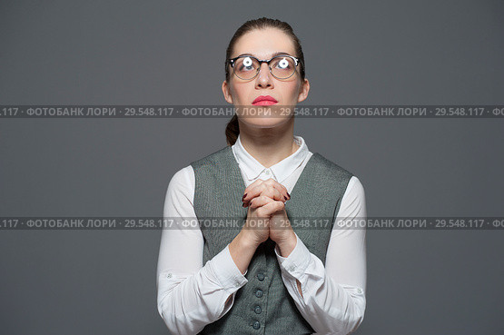 A woman asks pleads for a help. Стоковое фото, фотограф Pavel Biryukov / Фотобанк Лори