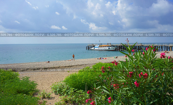 Абхазия. Пляж в Гаграх (2014 год). Стоковое фото, фотограф Игорь Потапов / Фотобанк Лори