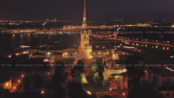Aerial night view of Peter and Paul Fortress (2023 год). Стоковое видео, видеограф Михаил Коханчиков / Фотобанк Лори