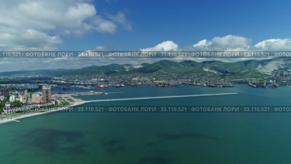 Aerial panorama view of Novorossiysk (2020 год). Редакционное видео, видеограф Михаил Коханчиков / Фотобанк Лори