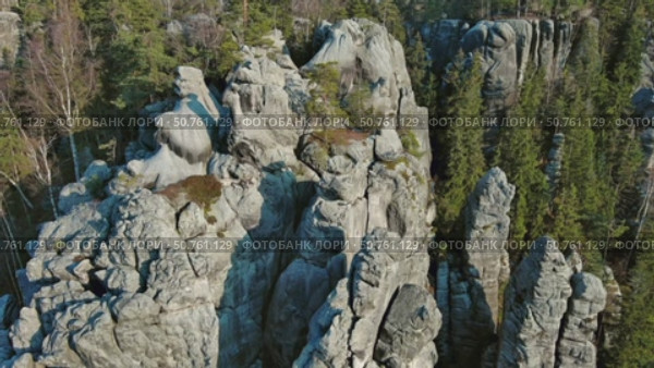 Aerial view of Adrspach-Teplice Rocks (2023 год). Стоковое видео, видеограф Михаил Коханчиков / Фотобанк Лори