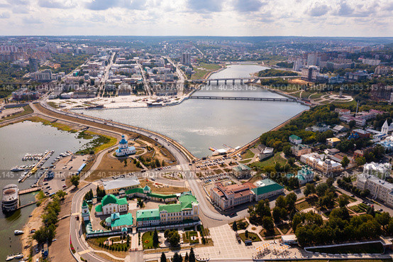 Aerial view of Cheboksary on Volga overlooking Holy Trinity Monastery and Assumption Church, Russia. Стоковое фото, фотограф Яков Филимонов / Фотобанк Лори