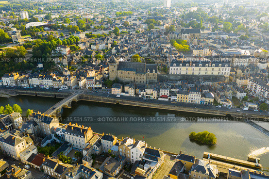 Aerial view of french city Laval, Mayenne. Стоковое фото, фотограф Яков Филимонов / Фотобанк Лори