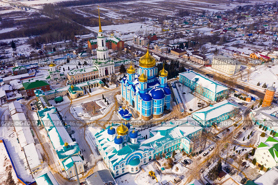 Aerial view of the Nativity-Bogoroditsky monastery surrounded by residential buildings in Zadonsk. Стоковое фото, фотограф Яков Филимонов / Фотобанк Лори