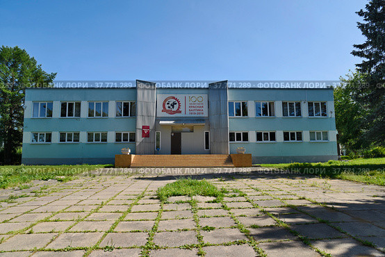 Акционерное общество "Племенной завод "Красная Балтика". Гостилицы, Ленинградская область (2019 год). Редакционное фото, фотограф Александр Щепин / Фотобанк Лори