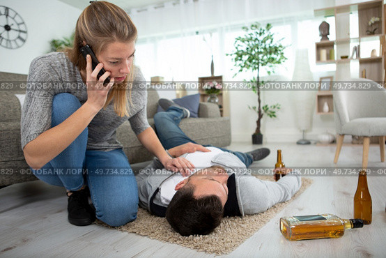alcoholism alcohol addiction and people concept. Стоковое фото, агентство Ingram Publishing / Фотобанк Лори