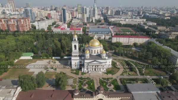 Александро-Невский Ново-Тихвинский женский монастырь в Екатеринбурге - съемка с дрона в 2022 году. Стоковое видео, видеограф Владислав Самошкин / Фотобанк Лори