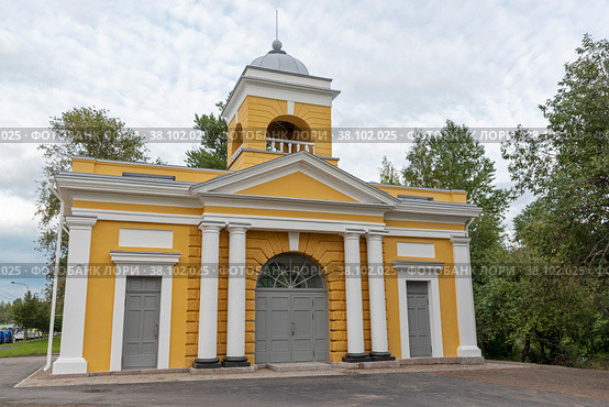 Александровские ворота (ворота порохового завода) 1800г.г арх.Ф.И.Демерцов, Санкт-Петербург (2022 год). Стоковое фото, фотограф Александр Щепин / Фотобанк Лори
