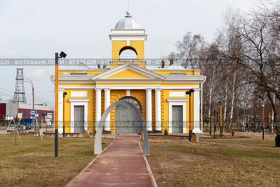 Александровские ворота (ворота порохового завода) 1800г.г арх.Ф.И.Демерцов, Санкт-Петербург. Редакционное фото, фотограф Александр Щепин / Фотобанк Лори