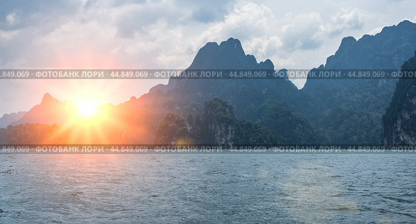 Amazing sunset. Beautiful nature scenic attraction landscape. Adventure landmark travel Thailand, Tourist on summer holiday vacation trip, Tourism destination place Asia. Стоковое фото, фотограф Павел Муравьев / Фотобанк Лори