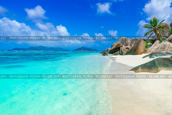 Anse Source d’Argent - Beach on island La Digue in Seychelles. Стоковое фото, агентство Ingram Publishing / Фотобанк Лори