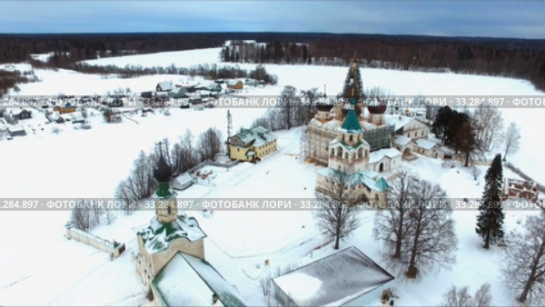 Антониево-Сйиский монастырь на Михайловском озере. Россия, Архангельская область, Холмогорский район (2020 год). Стоковое видео, видеограф Яковлев Сергей / Фотобанк Лори