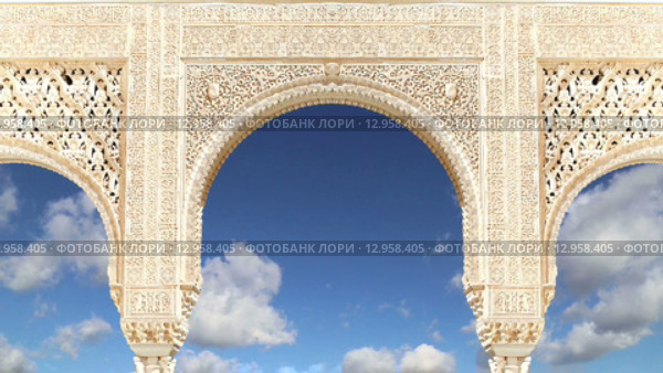 Арки в исламском (мавританском) стиле в Альгамбре, Гранада, Испания (2015 год). Редакционное видео, видеограф Владимир Журавлев / Фотобанк Лори