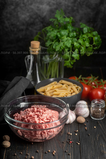 arrangement different foods ingredients 4. Стоковое фото, агентство Ingram Publishing / Фотобанк Лори