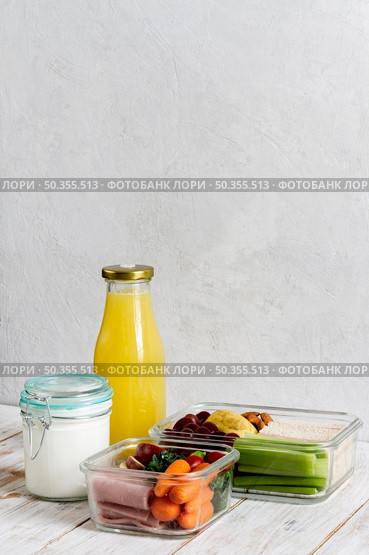 arrangement with packed food juice bottle. Стоковое фото, агентство Ingram Publishing / Фотобанк Лори