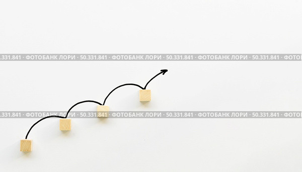 arrow bouncing off small blocks. High resolution photo. arrow bouncing off small blocks. High quality photo. Стоковое фото, агентство Ingram Publishing / Фотобанк Лори