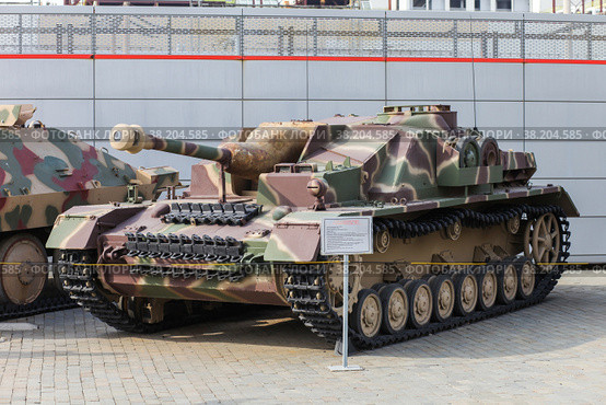 Assault gun Sturmgeschuetz IV (2021 год). Редакционное фото, фотограф Art Konovalov / Фотобанк Лори