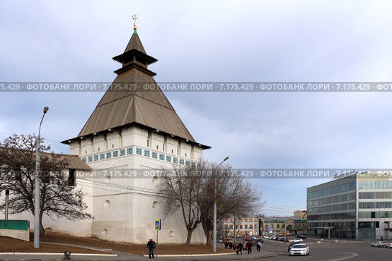 Астраханский кремль. Артиллерийская (пыточная) башня (2015 год). Редакционное фото, фотограф Виктор Филиппович Погонцев / Фотобанк Лори