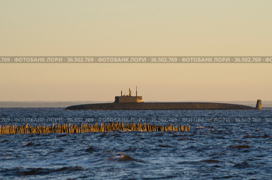 Атомная подводная лодка в море. Черный военный корабль. Стоковое фото, фотограф Яковлев Сергей / Фотобанк Лори