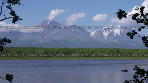 Авачинский вулкан. Стоковое видео, видеограф А. А. Пирагис / Фотобанк Лори