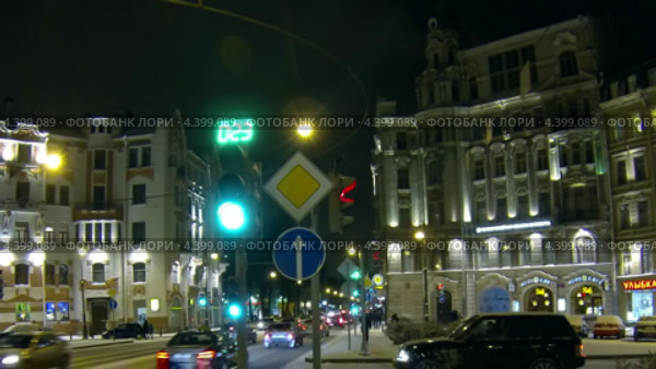 Австрийская площадь вечером в Петербурге (2013 год). Редакционное видео, видеограф Михаил / Фотобанк Лори